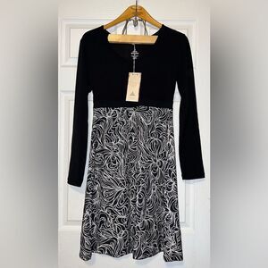 PrAna Long Sleeve Stretch Scoop Neck w/ small hidden pocket size Small NWT